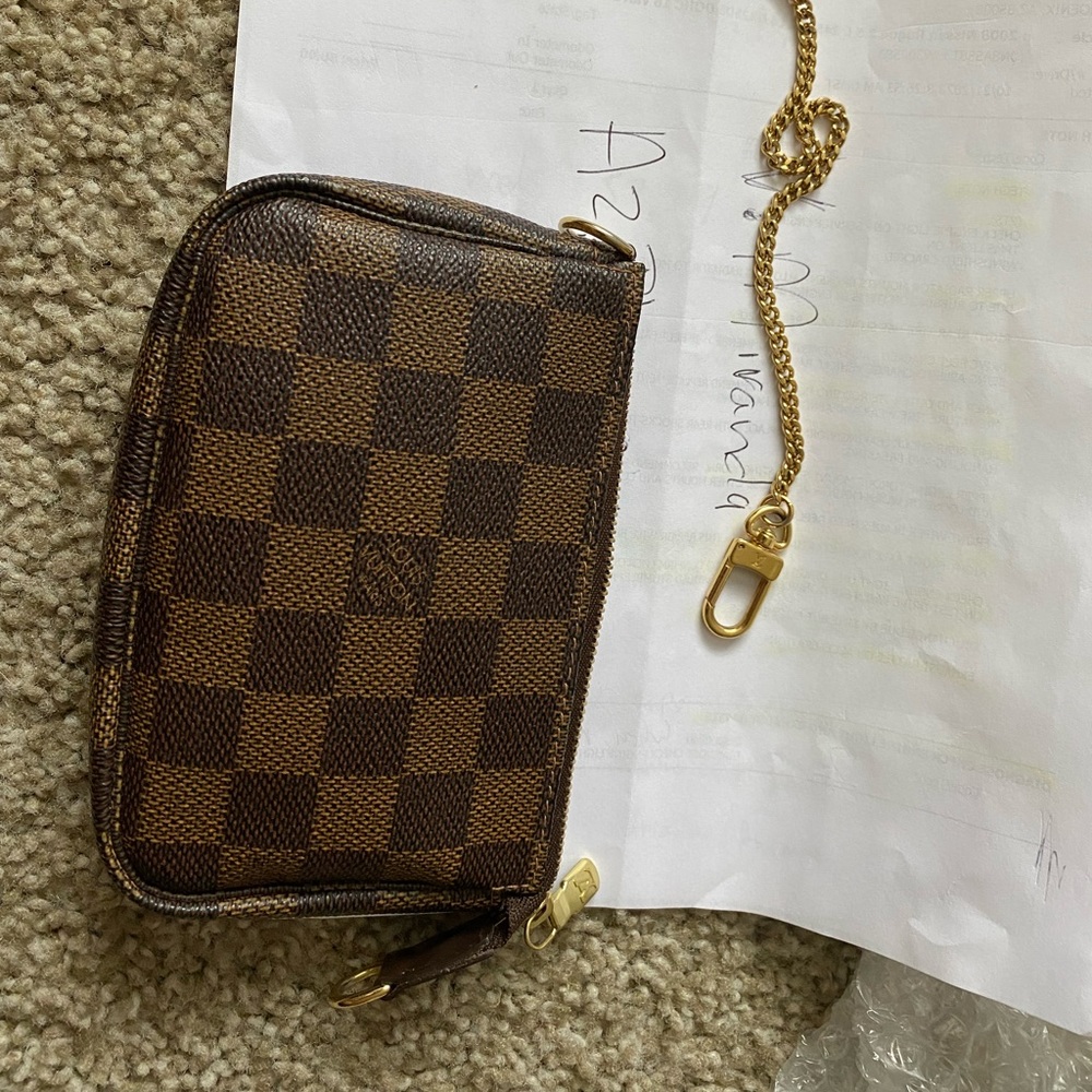 Louis vuitton mini Pochette